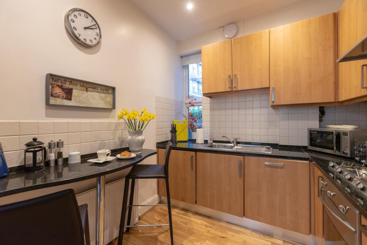 The Wanderlust - 1 Bedroom Apartment L Sleeps 4 With Sofa Bed L Prime Location Plus Free Wifi L Perfect For Business & Leisure Travelers L 15Percent Off Weekly & 20Percent Off Monthly Stays! London Bagian luar foto