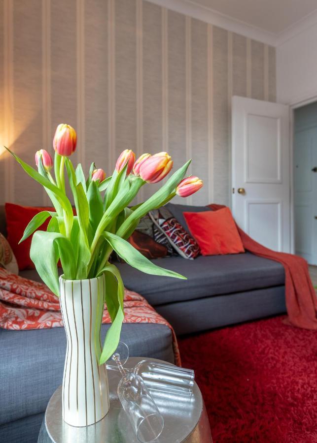 The Wanderlust - 1 Bedroom Apartment L Sleeps 4 With Sofa Bed L Prime Location Plus Free Wifi L Perfect For Business & Leisure Travelers L 15Percent Off Weekly & 20Percent Off Monthly Stays! London Bagian luar foto